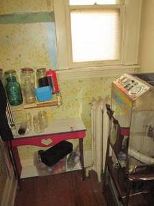 lot 124 image: Entire contents of room including M...