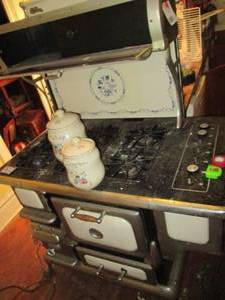 lot 126 image: Very ornate Elmira stove works vint...