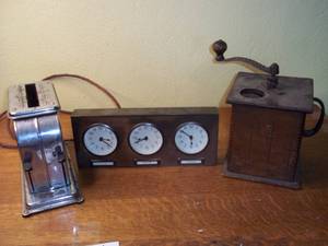 lot 356 image: Vintage grinder toaster and clock...
