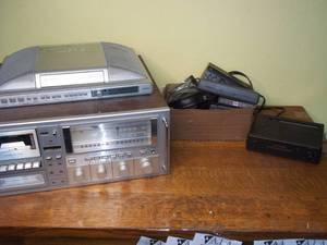 lot 359 image: Lot of stereo equipment...