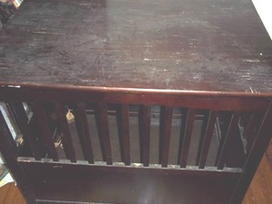 lot 370 image: Wooden pet crate end table with 4 open sid...