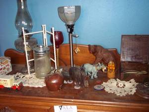 lot 393 image: Huge lot of antique decorative and ...