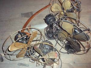 lot 400 image: Large collection of Antique fans an...