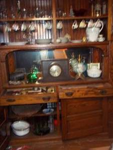 lot 299 image: Huge lot of China glassware and ant...
