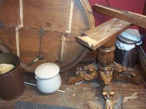 lot 518 image: Ornate antique table rock, metal pa...