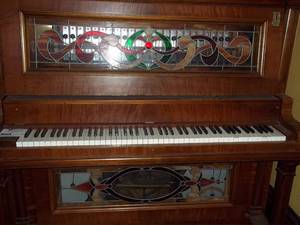 lot 35 image: Antique Emerson Companys Player pi...