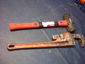 lot 236 image: Vintage Ridgid 18 pipe wrench and ...