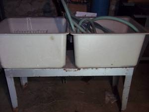 lot 281 image: Large capacity dual basin utility s...