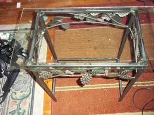 lot 322 image: Metal decorative table with glass t...