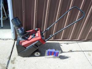 lot 107 image: Toro 2 cycle single stage snow thrower. Used condition. Tested & works. As shown.