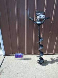 lot 112 image: Mag 2000 2 cycle 8 ice auger. Used condition. Tested & works. As shown.