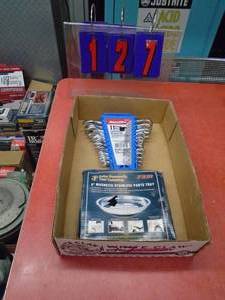 lot 127 image: Flat with duramax wrench set & magnetic work tray. As shown.