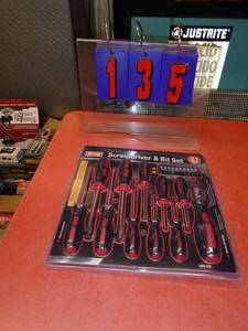 lot 135 image: Screwdriver set. New in box. As shown.
