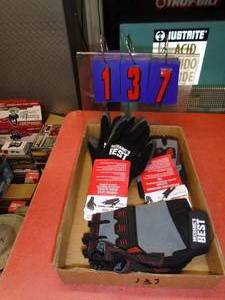 lot 137 image: Flat of new XL Mechanics gloves. As shown.