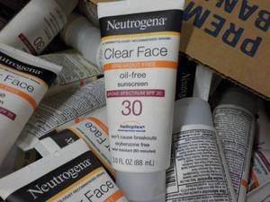 Banano Box full Neutrogena Oil Free...