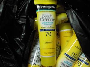 Banano Box Full Neutrogena Beach De...