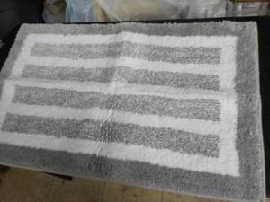 20 x 31 Grey and White Stiped Bath...