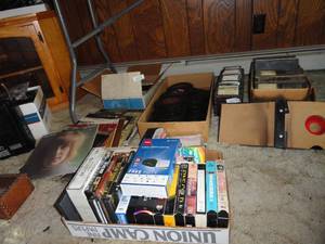 Albums - 45s  8 Track Tapes, Cassettes Tapes, CD, Christian to country Records