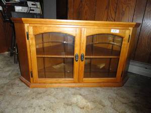 Beautiful Corner Oak TV Display
