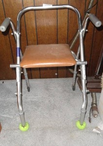 WalkerSeat  Lifts to fold up