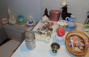 Bathroom Nick Knacks Avon decanters