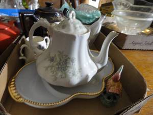 Various Teapots, Cream and sugar (AntiqueVintage)
