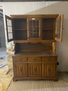 Maple Hutch 18 d x 48 w x 72 t