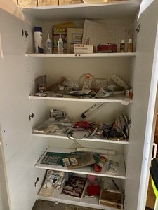 Large Lot of Misc craft sewing Items, Thread, needles, Measuring,