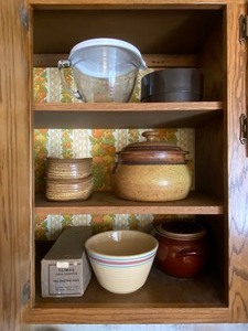 Pottery Bowl & Bean Pot, 2 Au gratin Potato pan, Pampered Chef Measuring Cup Bowl