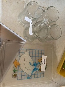 4 Glass mugs  Dakota Magic  Cutting Boards