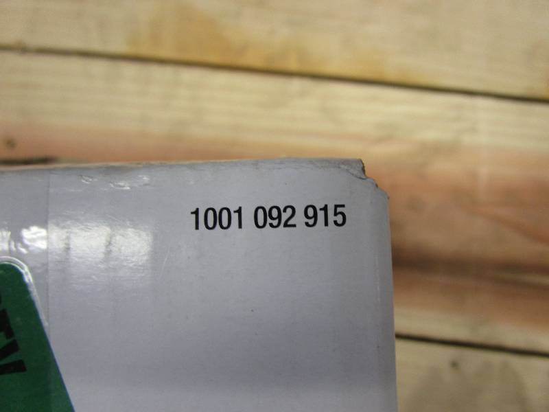 lot 864 image: EVERBILT 16 HP Plastic Submersible Utility Pump (OPEN BOX)