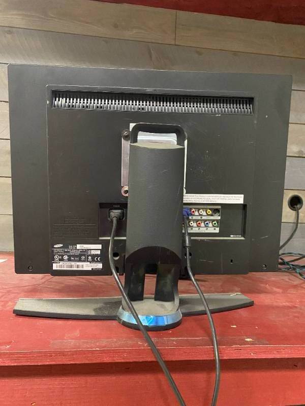 lot 1009 image: SyncMaster 225MS-Black (22 Wide Monitor)