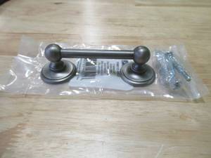 lot 205 image: (15 Pack) Chapman 3 Heirloom Silver Cabinet Pull.