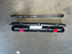 Husky 50 ft. lbs. to 250 ft. lbs. 12 in. Drive Torque Wrench