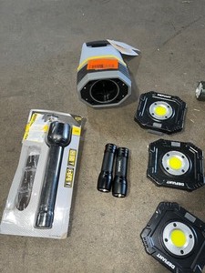 Lot of assorted flashlights