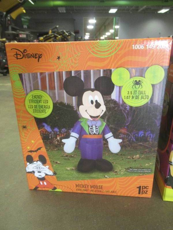 DISNEY Mickey & Minion Airblown Halloween Decor (BRAND NEW)