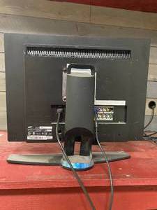 lot 1009 image: SyncMaster 225MS-Black (22 Wide Monitor)