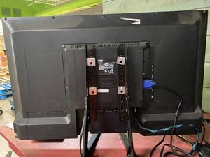 lot 1010 image: PTVLED32 PYLE - 32 LED TV - HD Television with 1080p Support (TECHNICIAN TESTED LIKE-NEW)