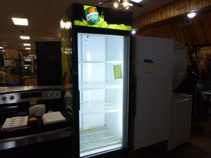 lot 3 image: Beverage Air Cooler