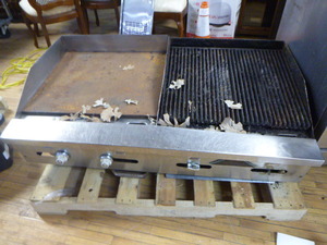 lot 10 image: Castle Griddle and Grill