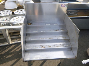lot 29 image: Perlick Liquor Rack