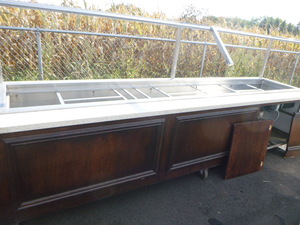 lot 32 image: Salad Bar