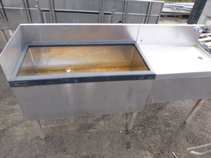 lot 36 image: Perlick Wash Station