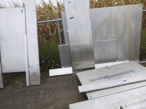 lot 56 image: Bathroom Partitions