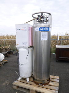 lot 57 image: Carbo Mizer Bulk CO2 System