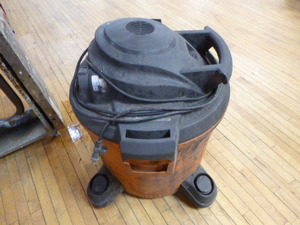 lot 129 image: Ridgid Shop Vac