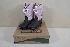 lot 44 image: Smoky Mountain PinkBrown Boots -Size 10.5