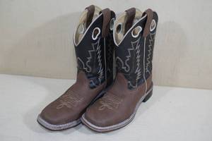 lot 46 image: Smoky Mountain BlackBrown Boots -Size 2