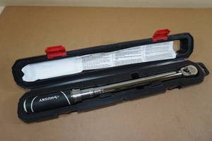 lot 66 image: Husky 38 Drive Torque Wrench - 10-100 Ft Lbs