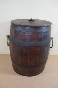 lot 88 image: Vintage Wooden Barrel with Lid